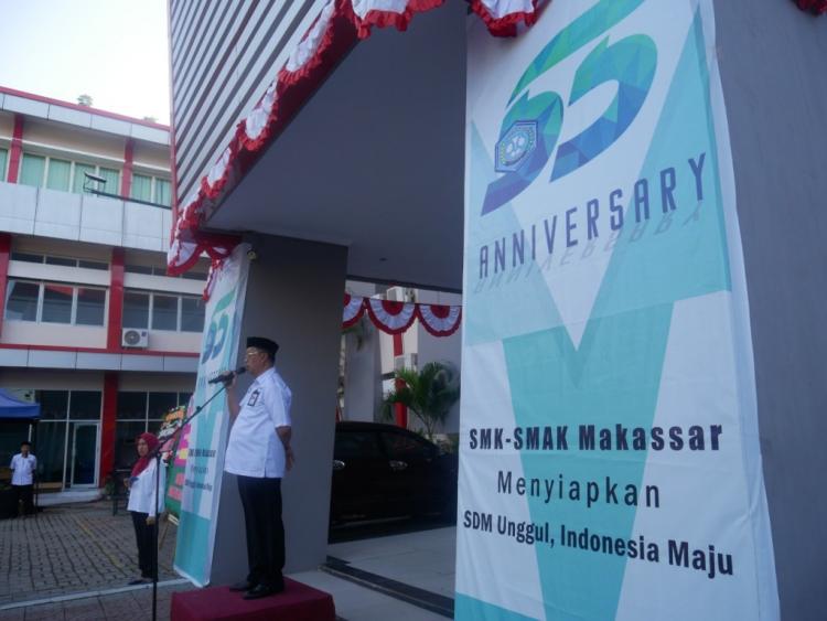 Upacara peringatan HUT 55 tahun SMK SMAK Makassar